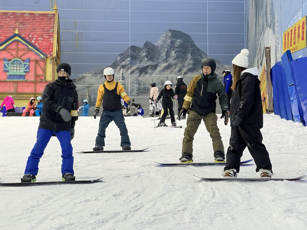 廣州融創熱雪奇跡・學員單板站姿練習